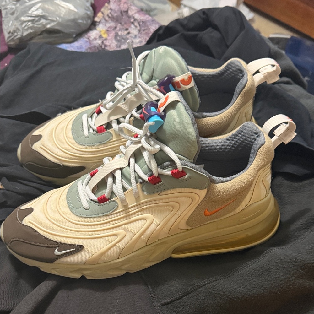 Nike Travis Scott Air Max 270 React - Cream and Brown